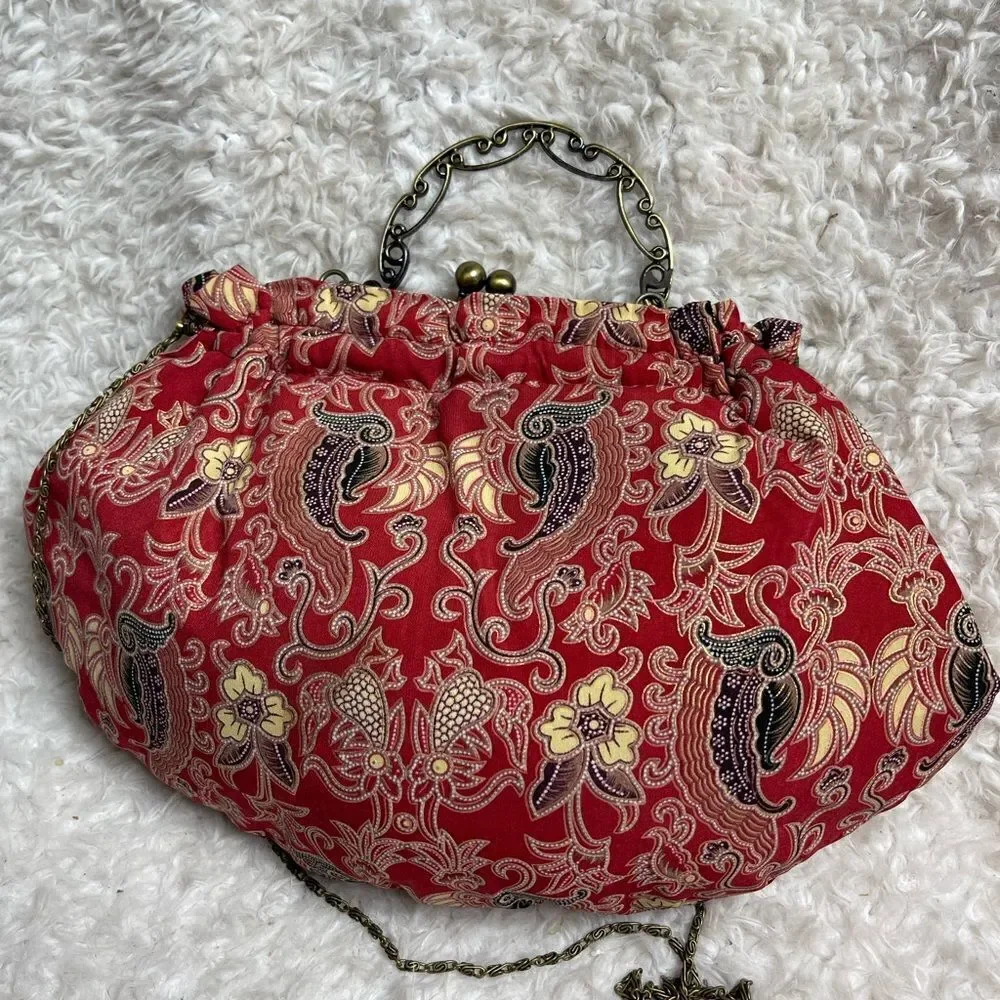 Braciano hand Bag Brass frame &Handle Kiss Lock Red & gold fabric beaded accent